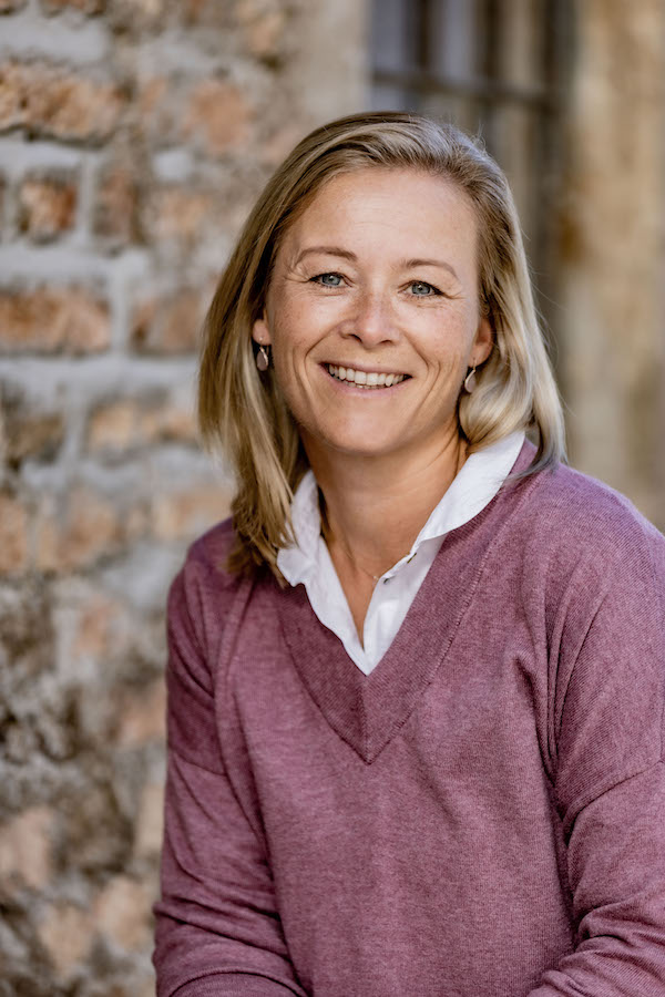 Headshot-Foto von Karin Hofbauer